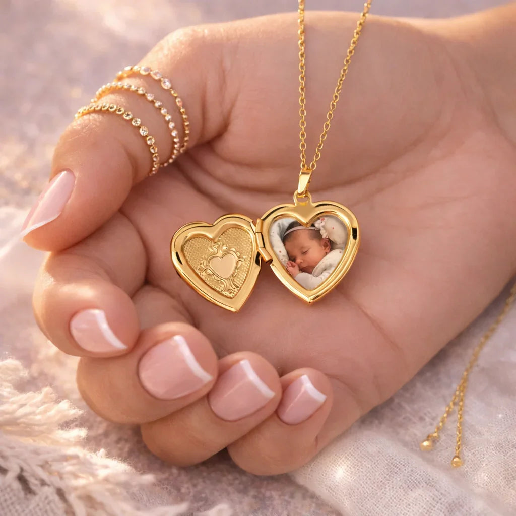 Collier photo personnalisé médaillon coeur motif gravé acier inoxydable Collier photo personnalisé médaillon coeur motif gravé acier inoxydable - Doré / Collier sans photo | Creabibenval