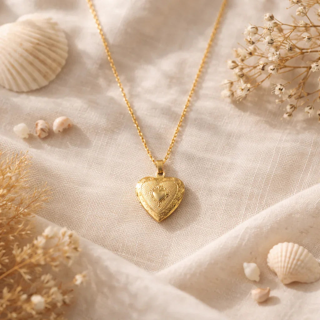 Collier photo personnalisé médaillon coeur motif gravé acier inoxydable Collier photo personnalisé médaillon coeur motif gravé acier inoxydable - Doré / Collier sans photo | Creabibenval