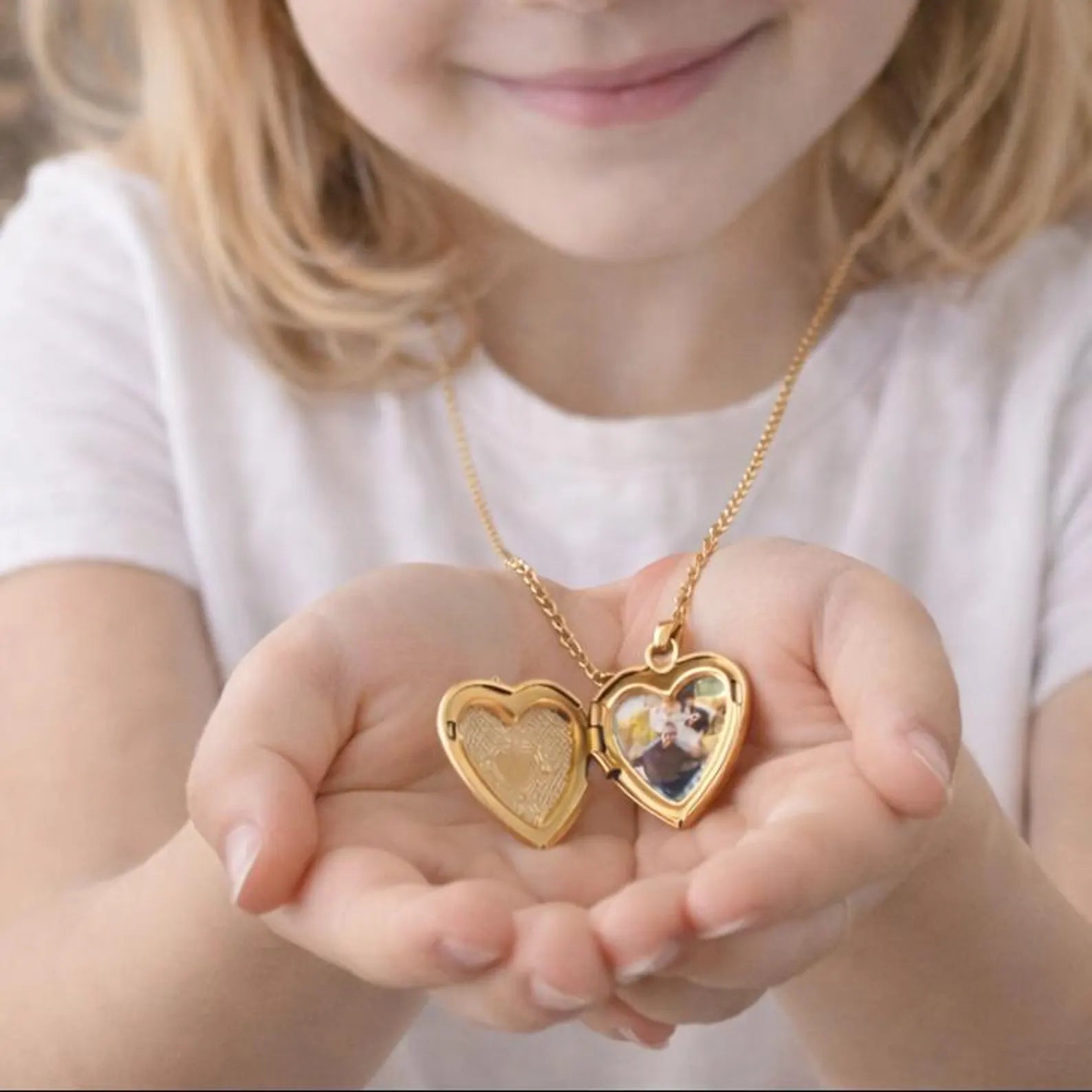 Collier photo personnalisé médaillon coeur motif gravé acier inoxydable