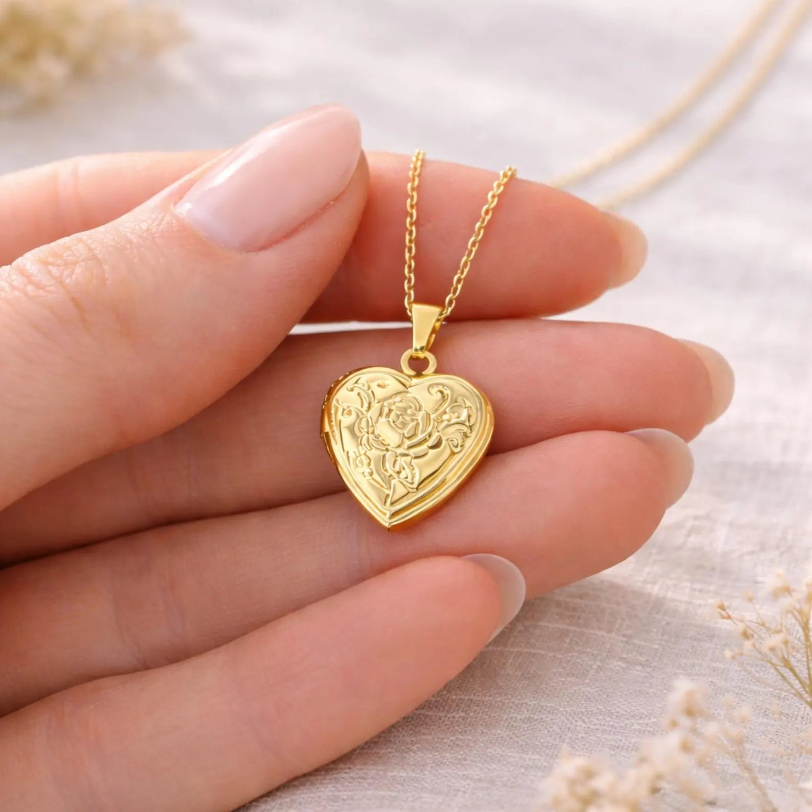 Collier photo personnalisé médaillon coeur motif fleur gravé acier inoxydable