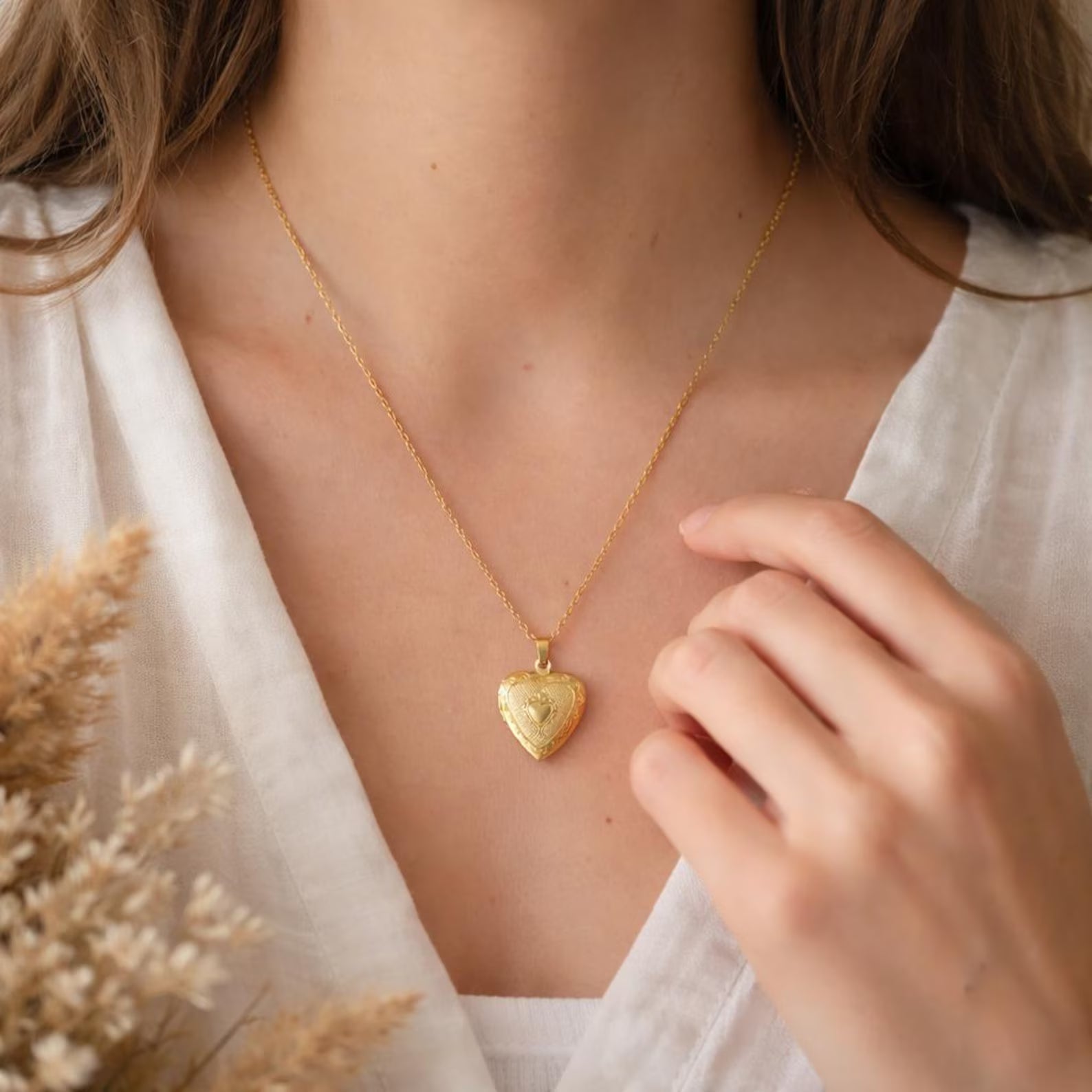 Collier photo personnalisé médaillon coeur motif gravé acier inoxydable Collier photo personnalisé médaillon coeur motif gravé acier inoxydable - Doré / Collier sans photo | Creabibenval